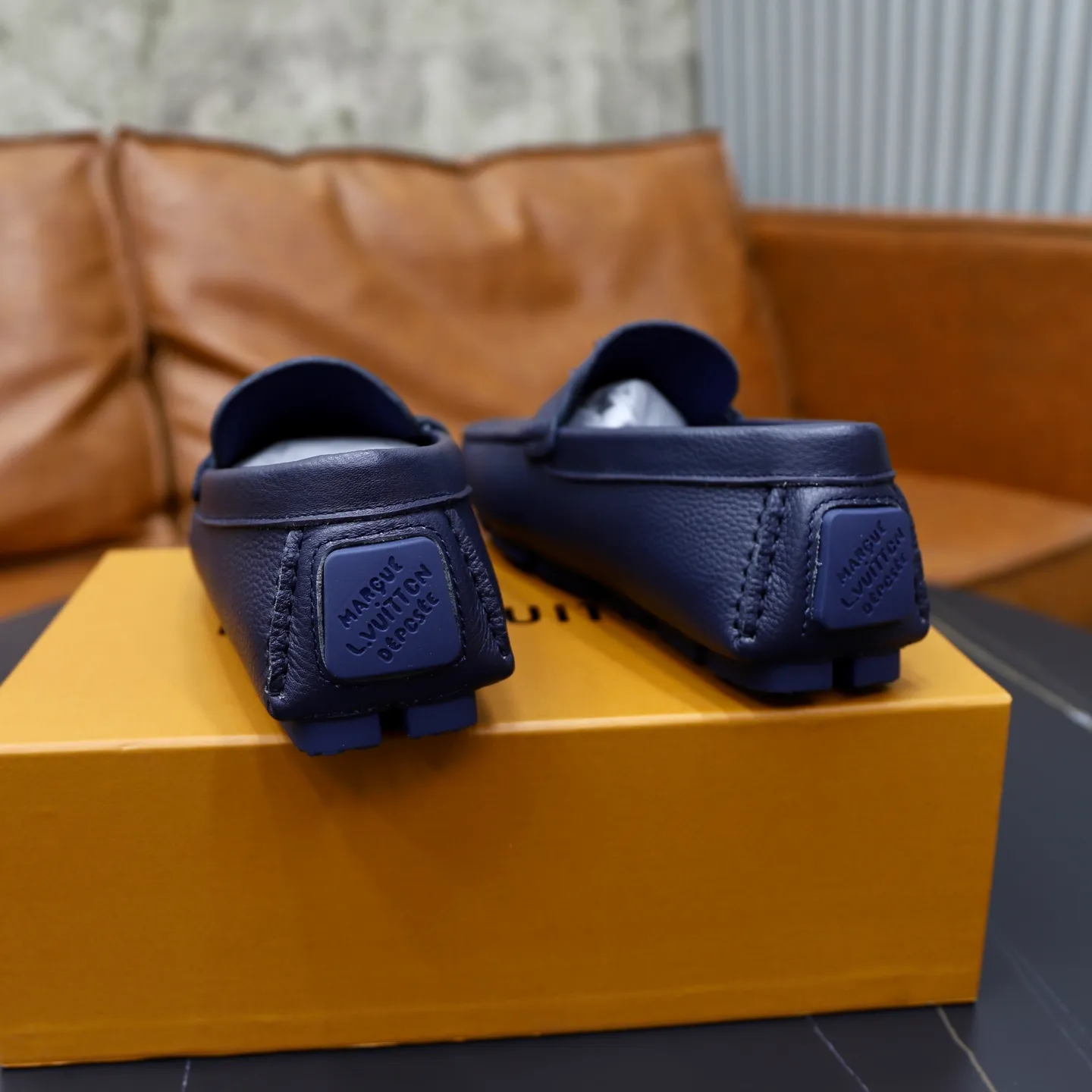 Ex-factory price: 480💰【LV】Louis Vuitton ⚠️High-end men’s driving and pedal series ⚠️38-44 (customized for 45) ⚠️All original cowhide leather! Thick and soft! Made entirely of calfskin lining! Rubber sheet anti-slip beanie sole! Three-dimensional package technology! Fashionable and classic! Handicrafts! Original high quality! Feel free to compare!
